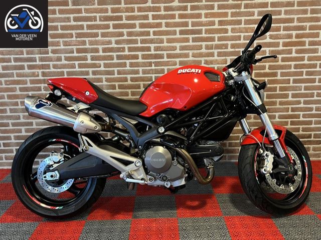 ducati - monster-696