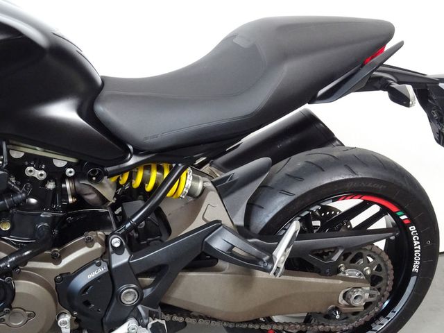 ducati - monster-821-dark