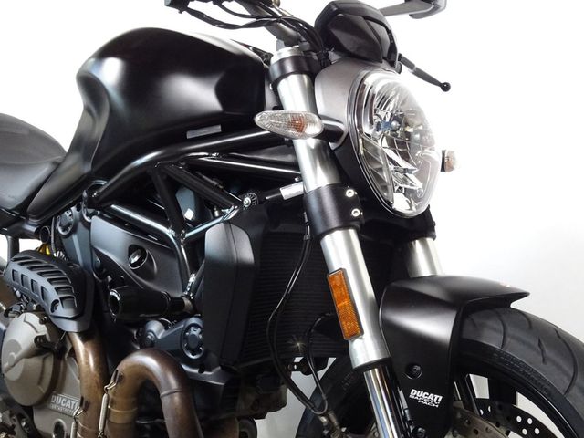 ducati - monster-821-dark