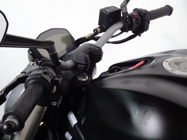 ducati - monster-821-dark