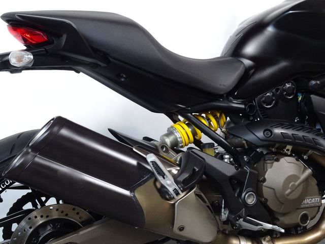 ducati - monster-821-dark