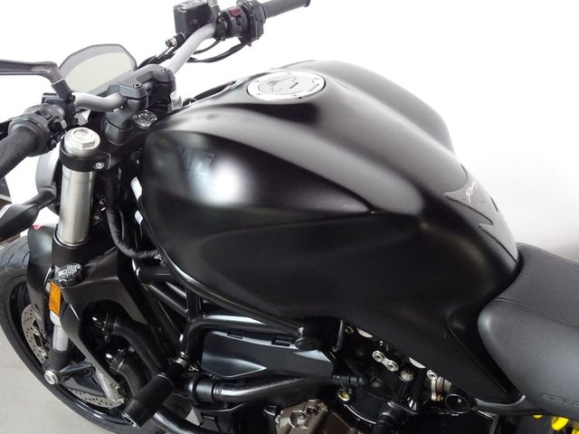 ducati - monster-821-dark