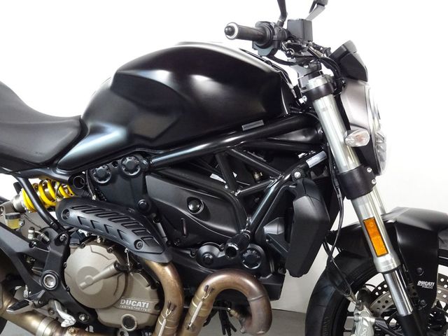 ducati - monster-821-dark