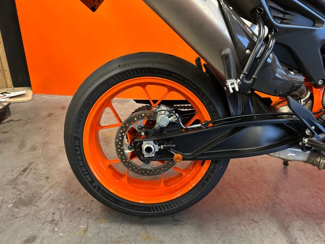 ktm - 890-duke-r
