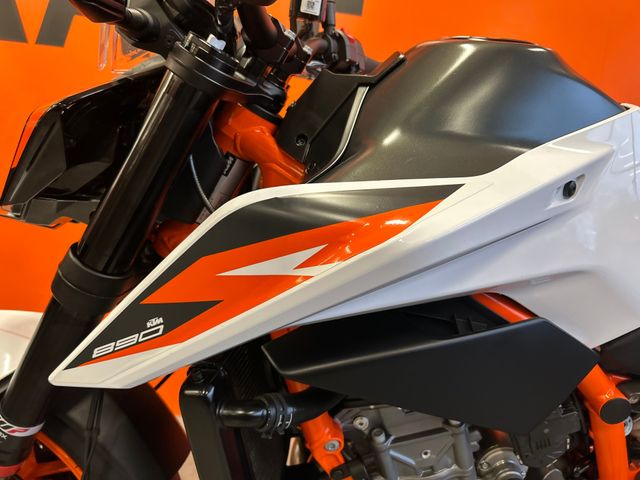 ktm - 890-duke-r