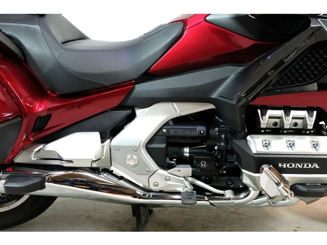 honda - gl-1800-goldwing-tour-dct