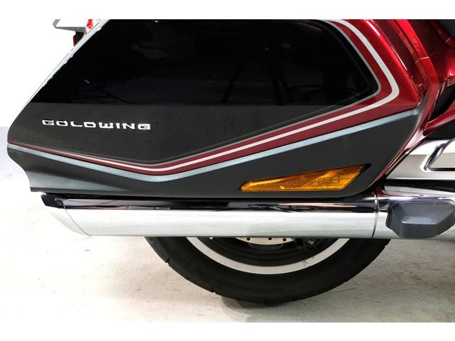 honda - gl-1800-goldwing-tour-dct