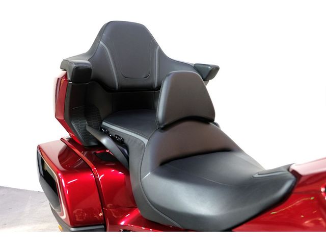honda - gl-1800-goldwing-tour-dct