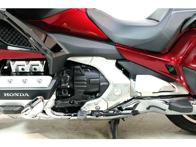 honda - gl-1800-goldwing-tour-dct