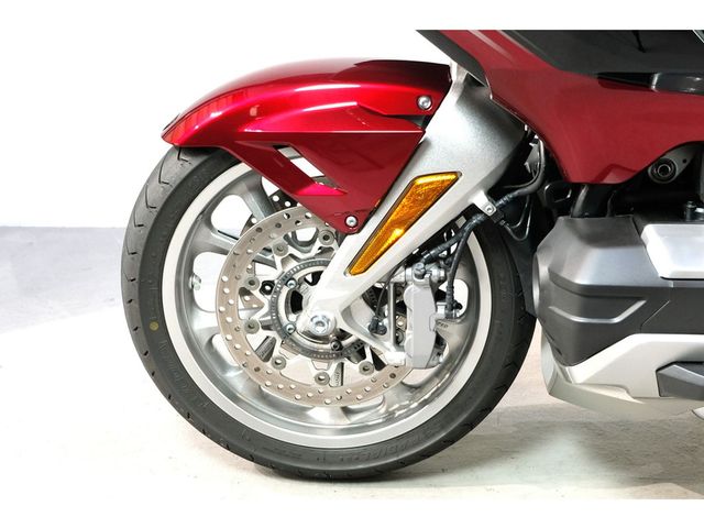 honda - gl-1800-goldwing-tour-dct
