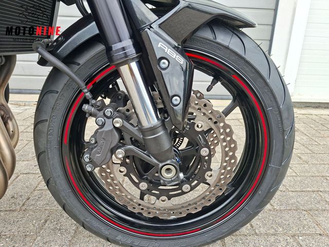 kawasaki - z900