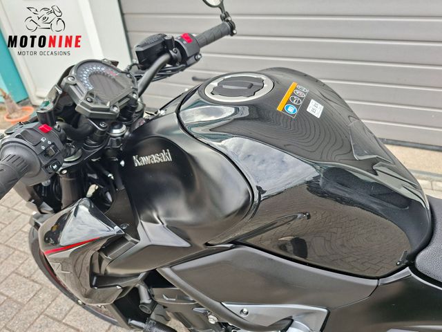 kawasaki - z900