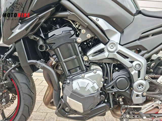 kawasaki - z900