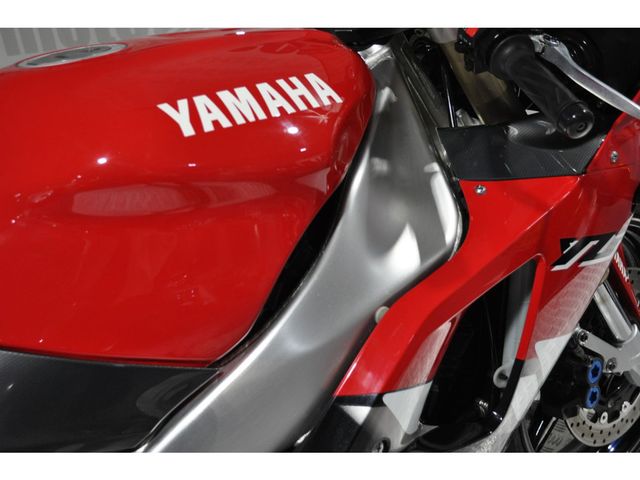 yamaha - yzf-r1