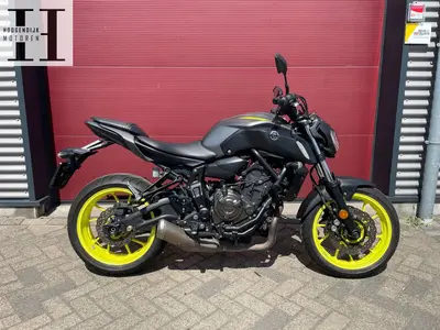 YAMAHA MT 07 ABS – foto 3