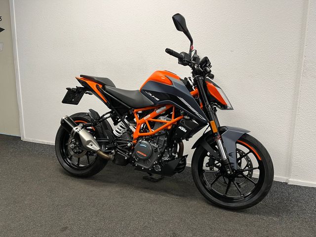 ktm - 390-duke