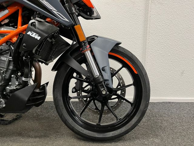 ktm - 390-duke