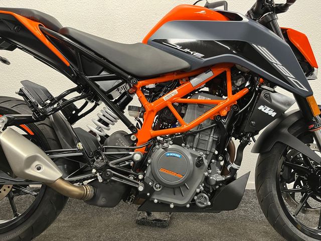 ktm - 390-duke