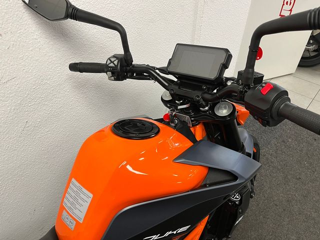 ktm - 390-duke