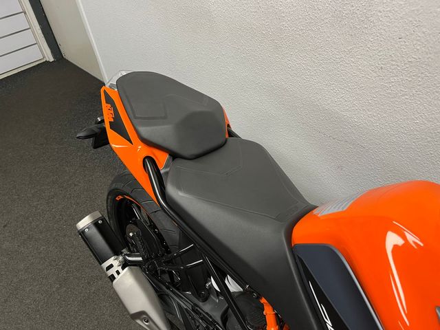 ktm - 390-duke