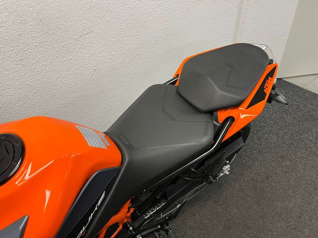 ktm - 390-duke