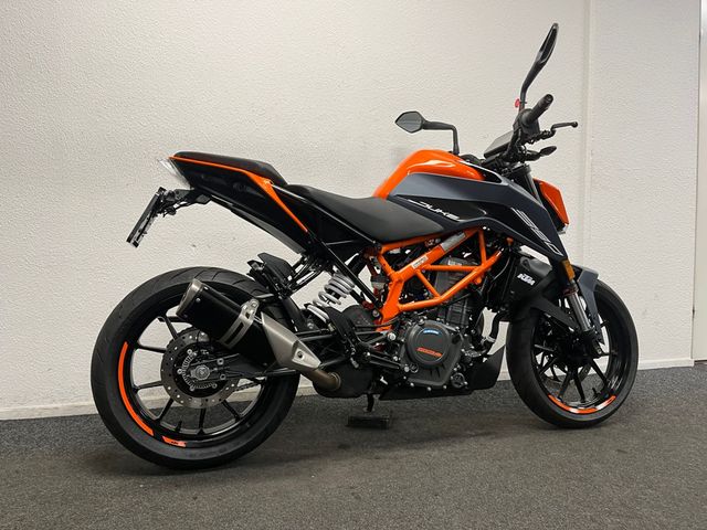 ktm - 390-duke