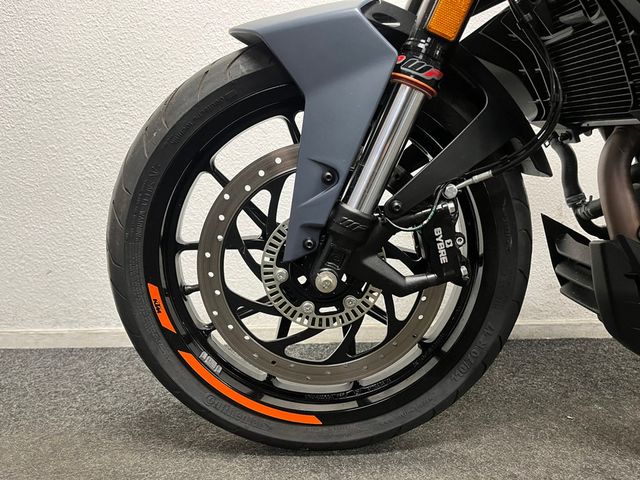 ktm - 390-duke
