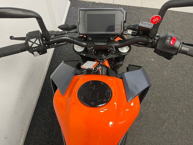 ktm - 390-duke