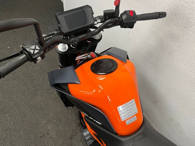 ktm - 390-duke