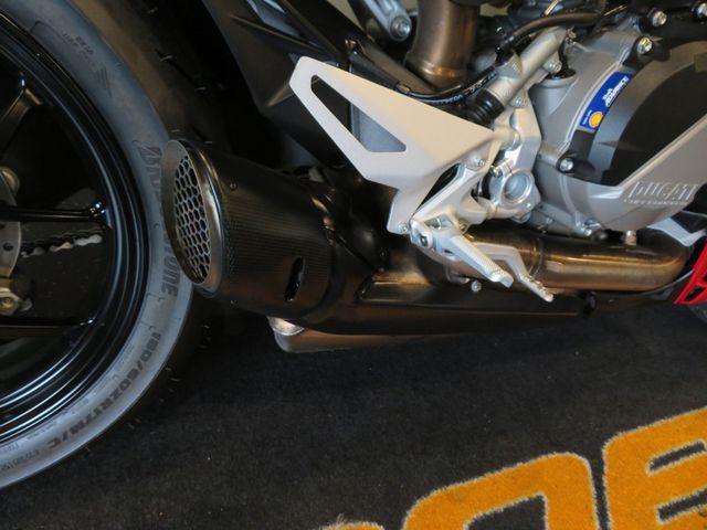 ducati - streetfighter-v2