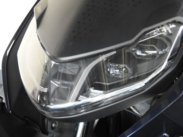 bmw - ce-04