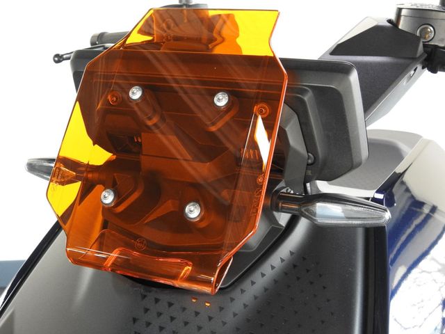 bmw - ce-04