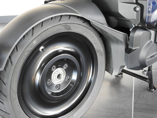 bmw - ce-04