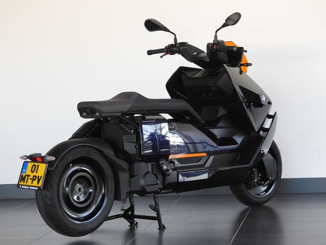 bmw - ce-04