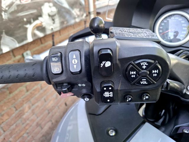 triumph - trophy-1215-se