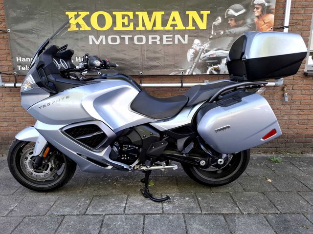 triumph - trophy-1215-se