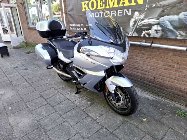 triumph - trophy-1215-se