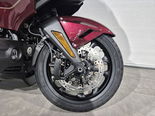 honda - gl-1800-goldwing-tour