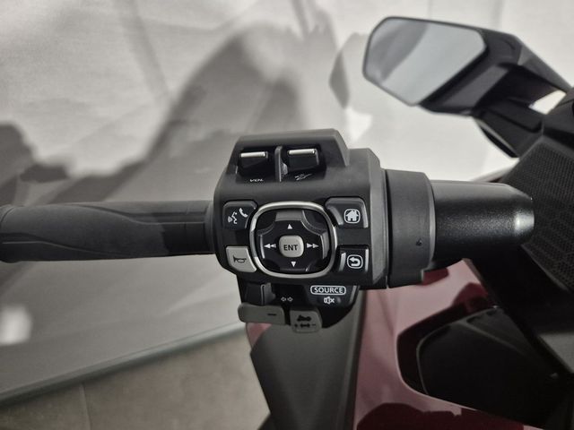 honda - gl-1800-goldwing-tour