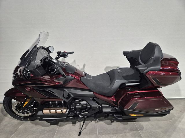 honda - gl-1800-goldwing-tour