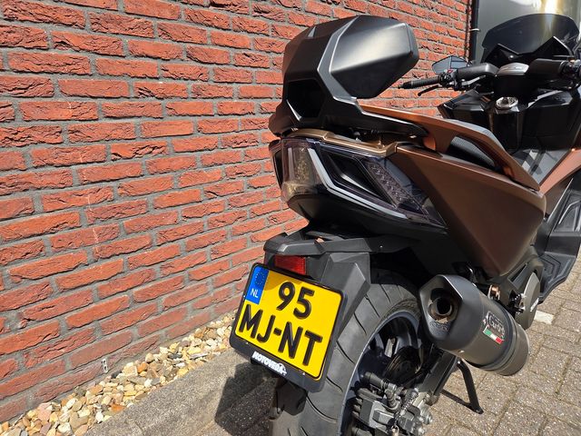 kymco - ak-550