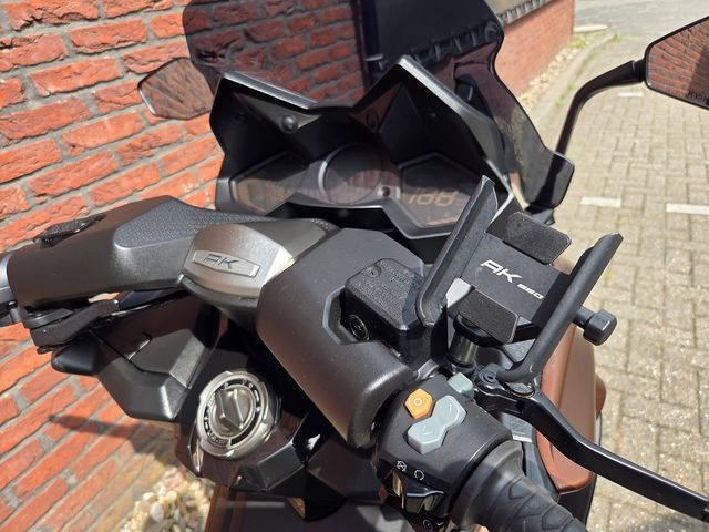 kymco - ak-550