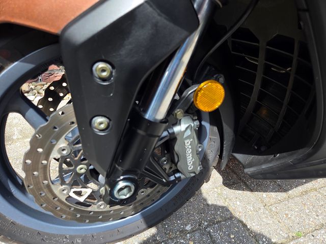 kymco - ak-550