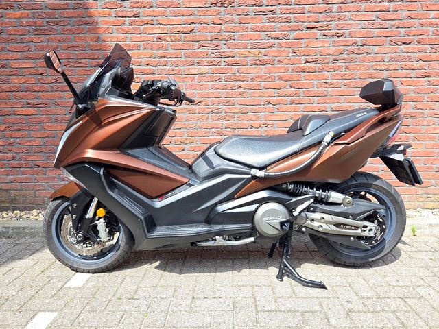 kymco - ak-550