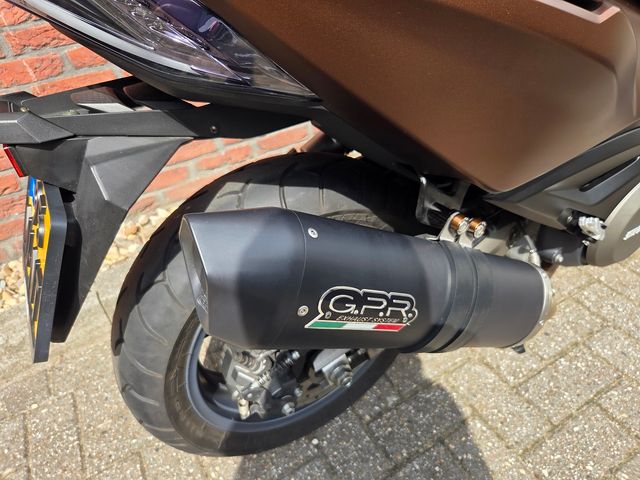 kymco - ak-550
