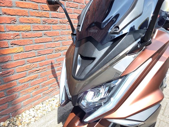 kymco - ak-550