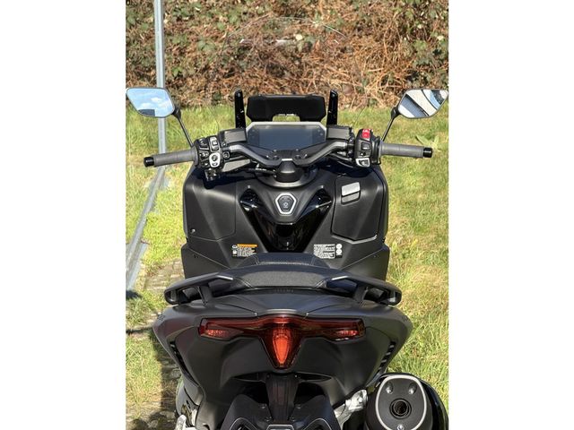 yamaha - tmax-560