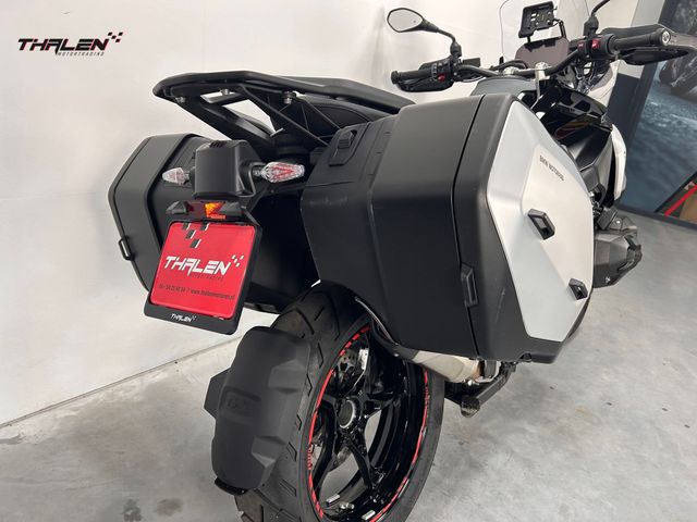 bmw - r-1300-gs-triple-black