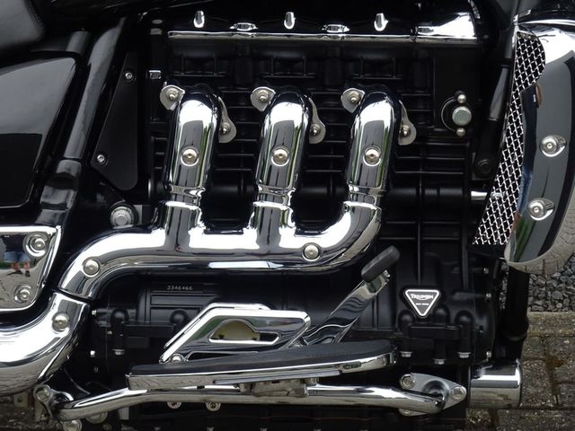 triumph - rocket-iii-touring