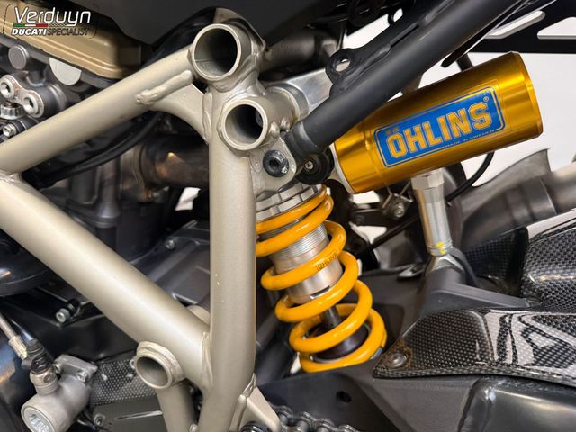ducati - streetfighter--s-1098